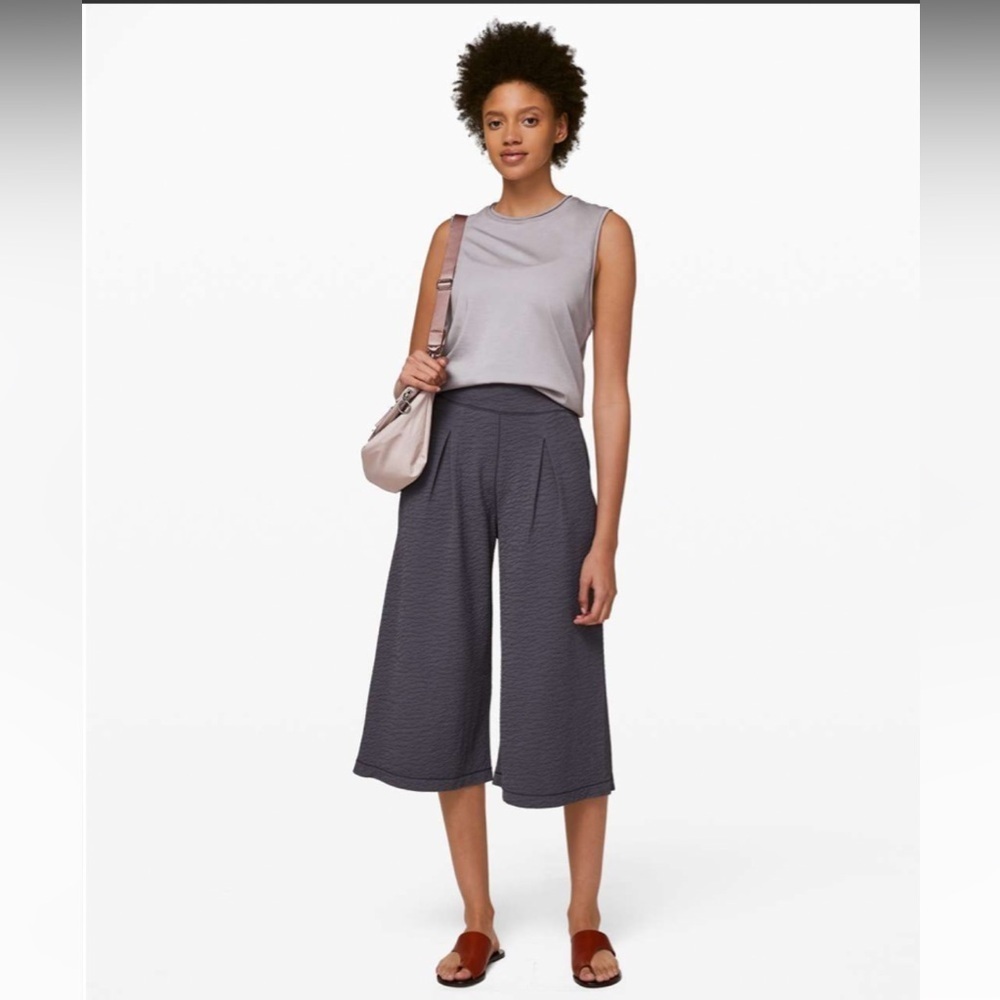 LULULEMON Can You Feel The Pleat Crop Moonwalk Size 4 - Picture 1 of 13